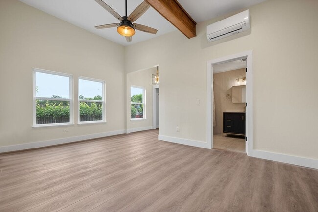 Building Photo - 2 bedroom 2 bath with one car garage on a gated property surrounded by vineyard views Water and S...