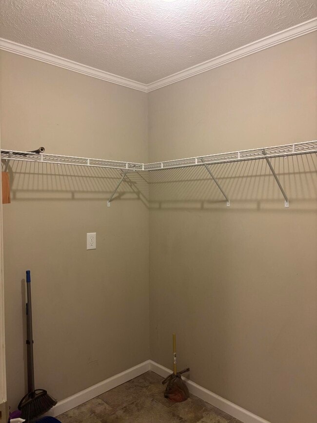 Building Photo - 205 Joy Rd