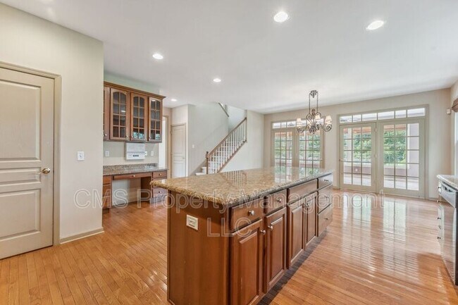 Building Photo - 44 Equestrian Way