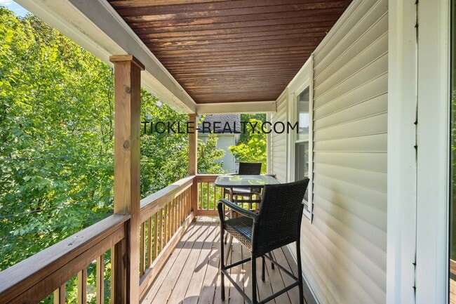 Building Photo - 15-17 Roosevelt St