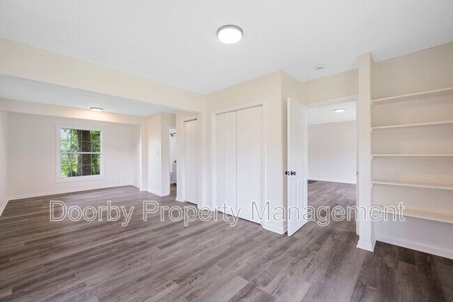 Building Photo - 5332 Oakdale Ave