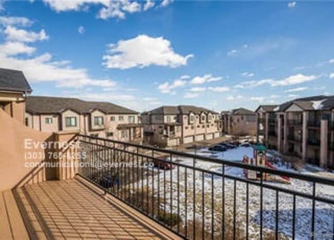 Building Photo - Spacious 2-Bedroom Condo with Fireplace, B...