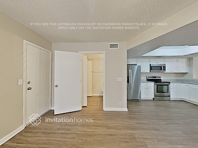 Building Photo - 14244 N 49th Dr