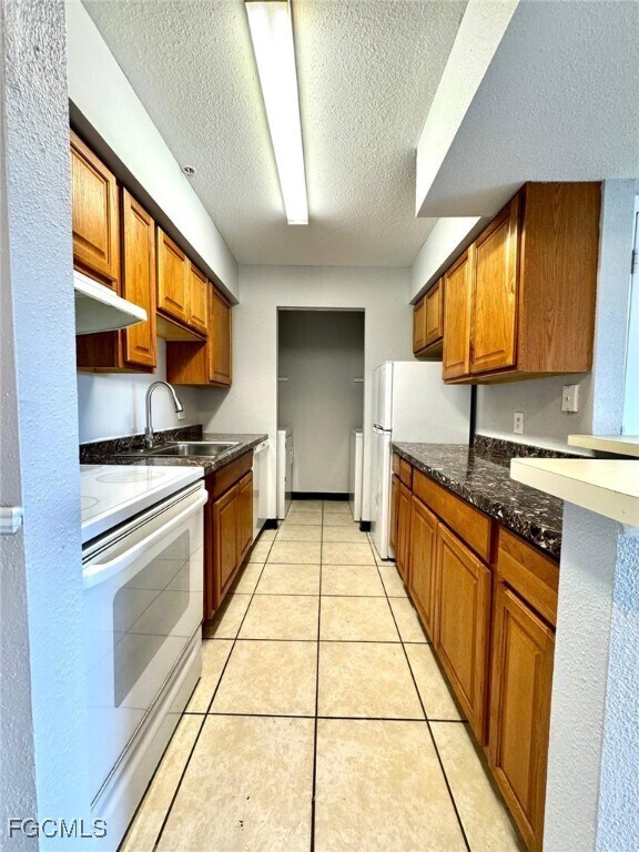 Building Photo - 2845 Winkler Ave