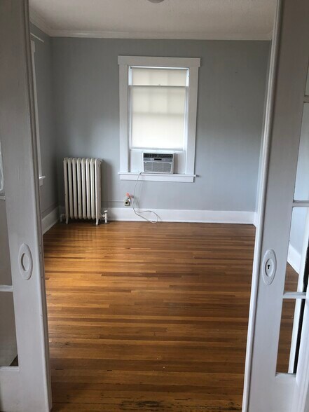 Bedroom 2 - 264 E Boston St