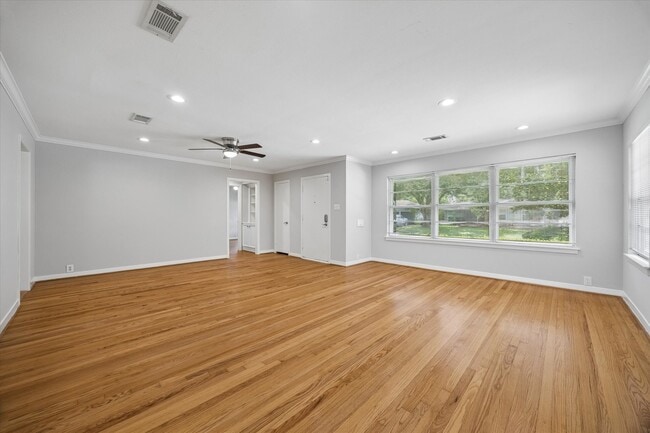 Building Photo - 8511 Bluegate St