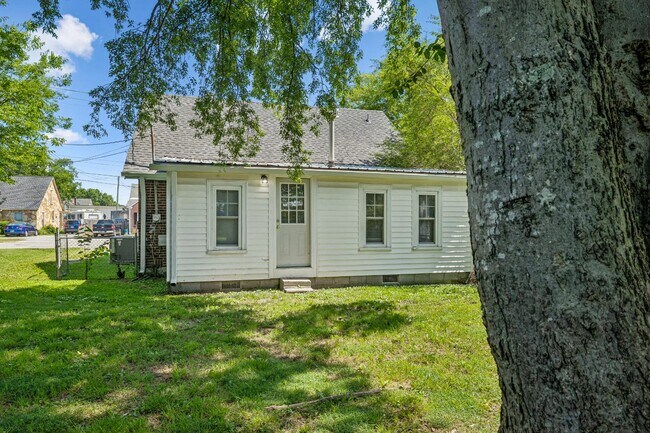 Building Photo - 226 Cumberland Dr