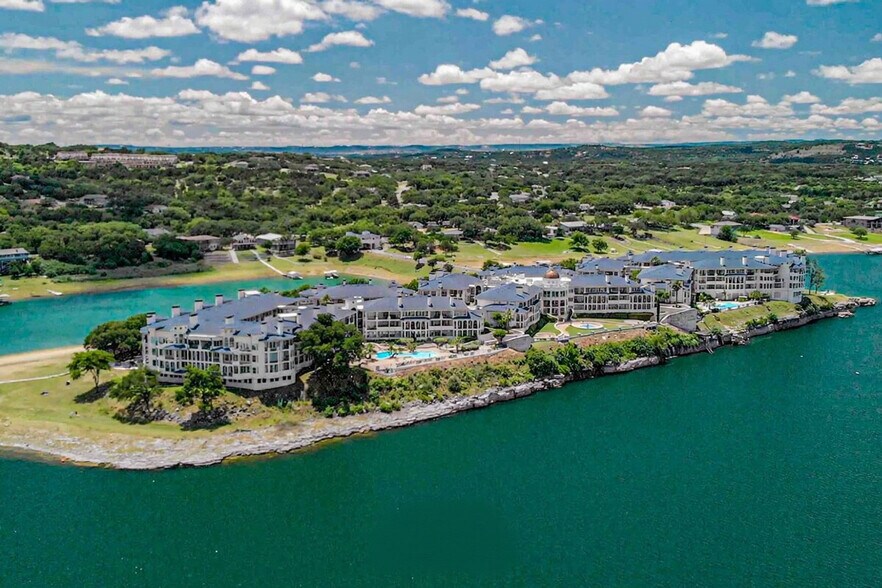 Building Photo - 3404 American Dr