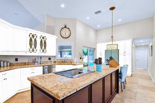 Building Photo - Verona Lake Drive, Weston, FL 33326 - 4 BR 2.5 BA single-family home