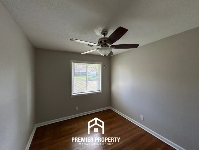 Building Photo - Charming 3BR Southaven Home | Brick Fireplace, 2-Car Garage & Fenced Yard