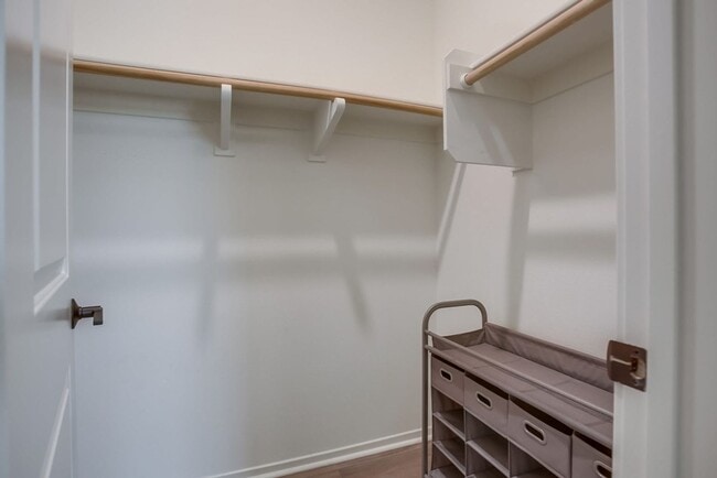Building Photo - 5 Bedroom Home in Rancho Tesoro!