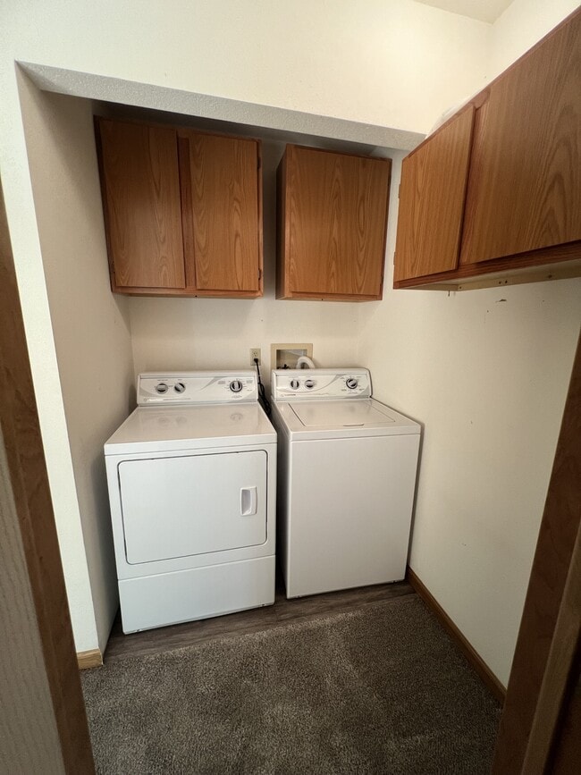 Building Photo - 201 W Geyser St