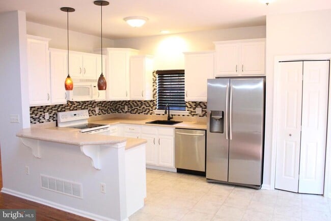 Building Photo - 15 Ryan Ct