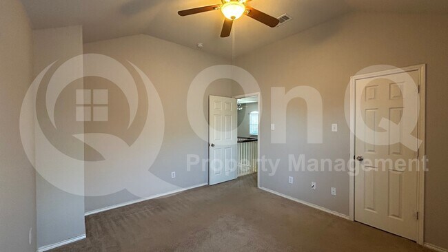 Building Photo - 9537 Navarro St