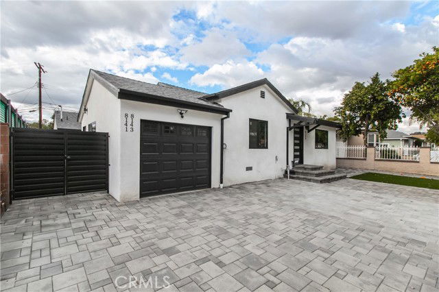 Building Photo - 8143 Hazeltine Ave