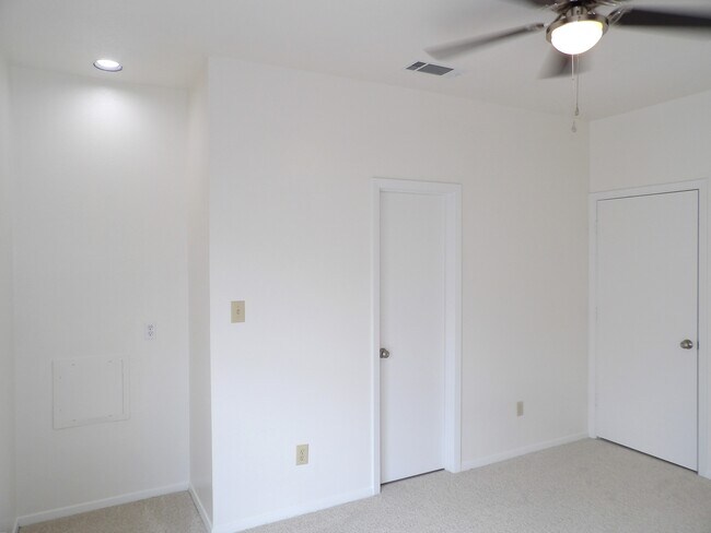 Building Photo - 3909 Rawlins St