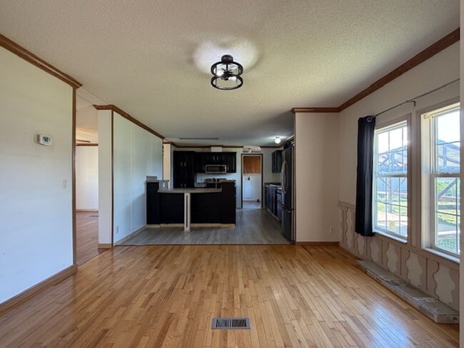 Building Photo - 3 Bed / 2 Bath Home in Desha