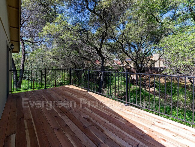 Building Photo - 2749 Sandhurst Dr