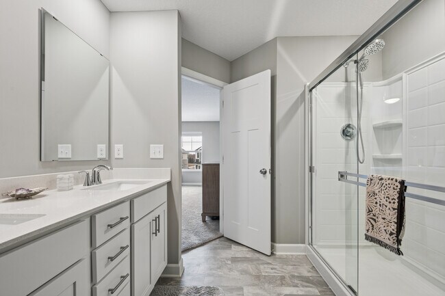 Building Photo - Townhouse in Shakopee