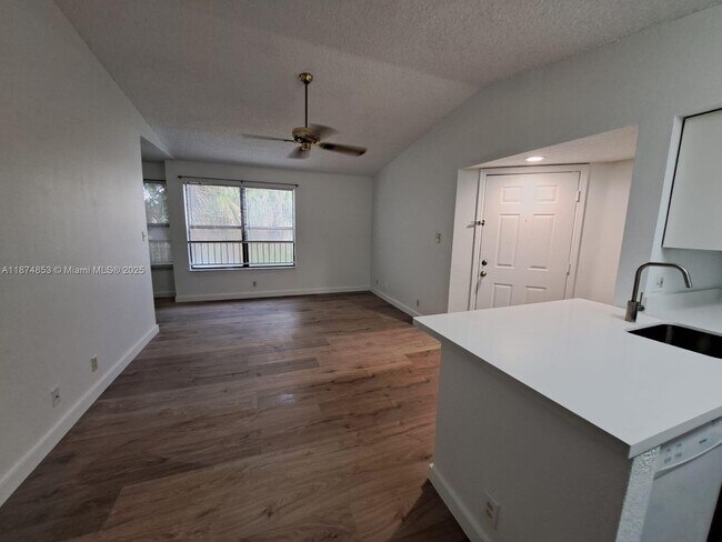 Building Photo - 2946 S University Dr