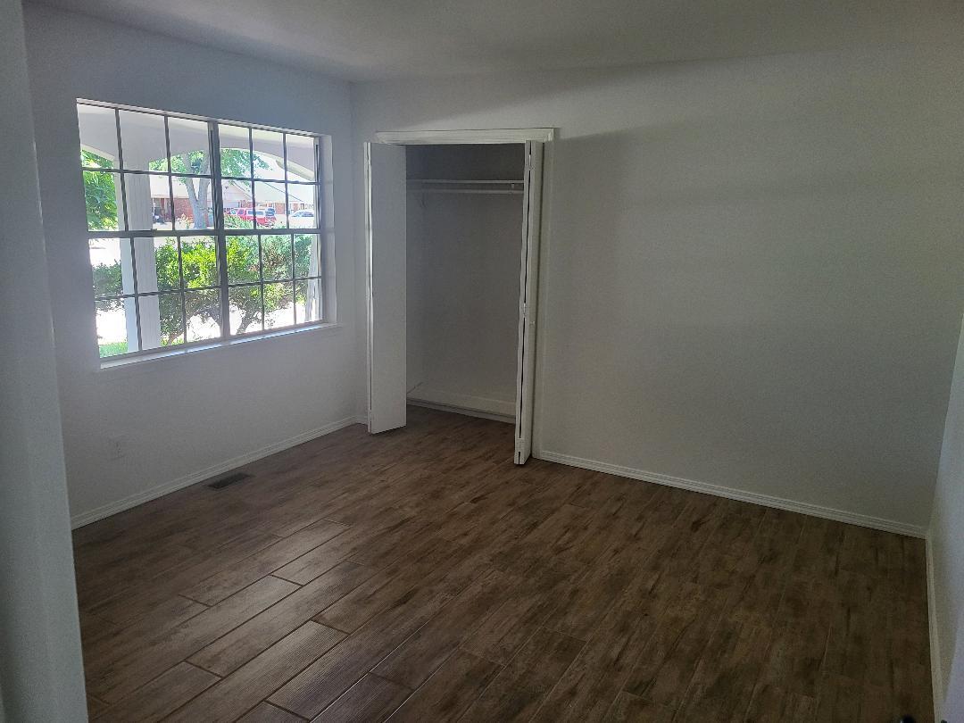 Middle bedroom - 1511 W Magnolia St