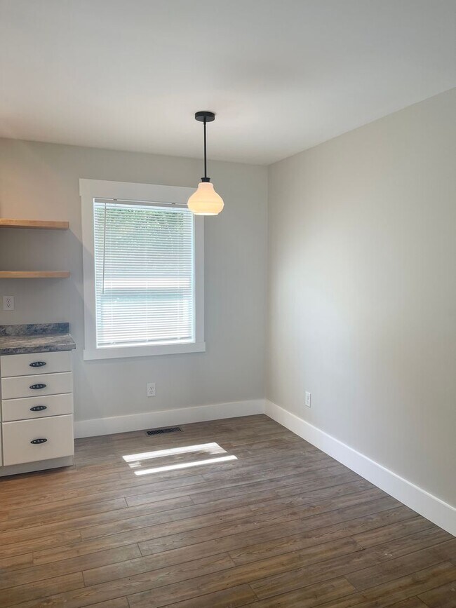 Building Photo - Adorable 3 bedroom 2 bath, great Candler l...