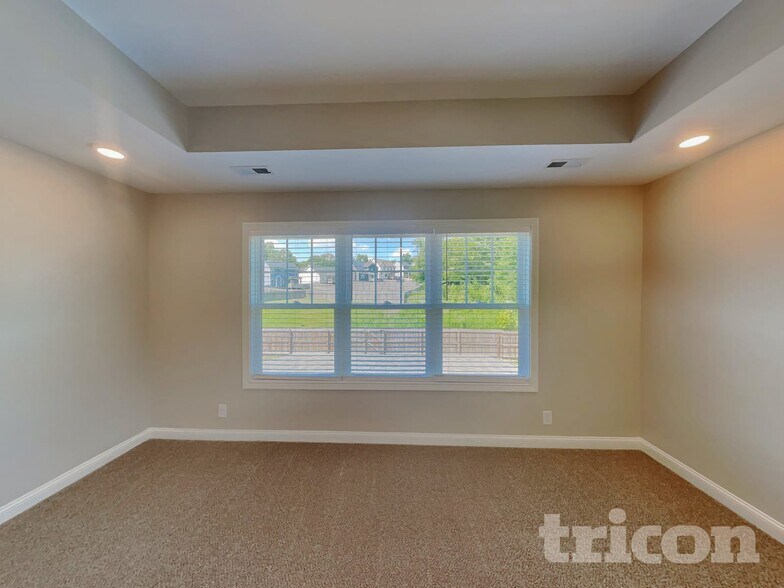 Building Photo - 129 Bonnell Dr