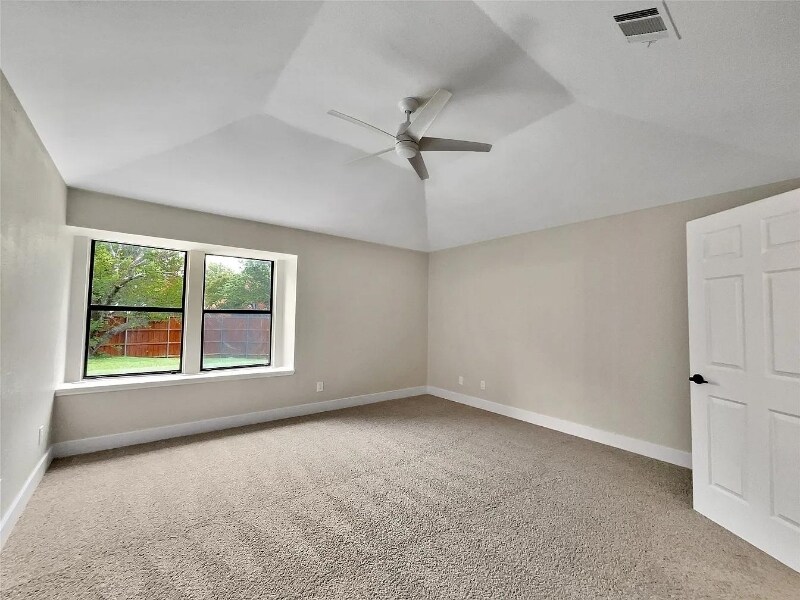 Building Photo - 811 Fawn Valley Dr