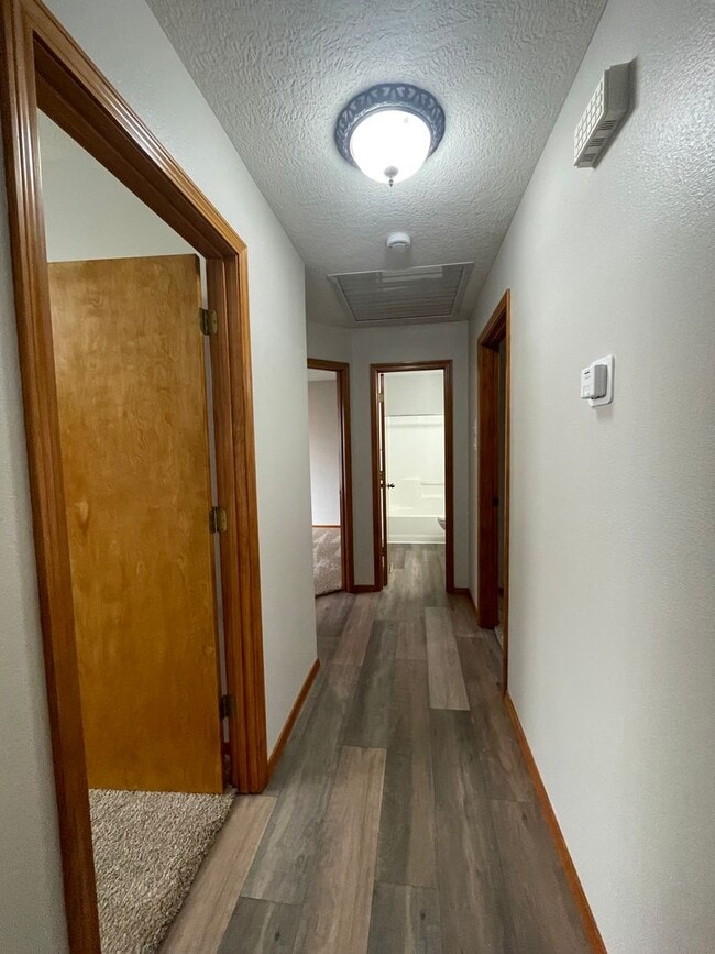 Building Photo - Executive Rental Nestled in Mulberry Ridge Ozark