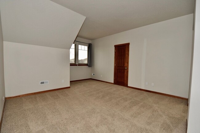 Building Photo - Coeur d'Alene Place Community 3 bed 2.5 ba...