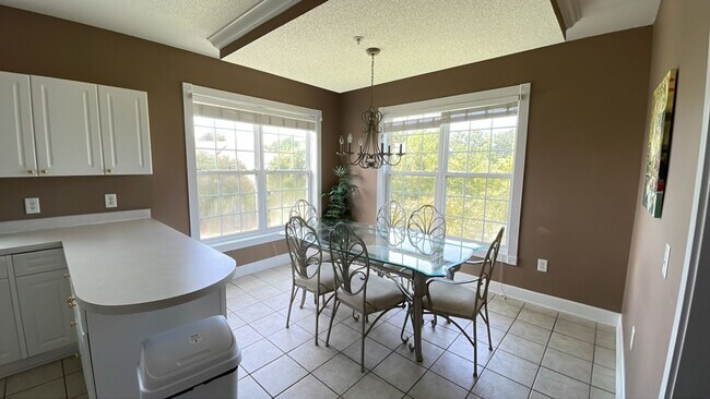 Building Photo - 2241 Waterview Dr