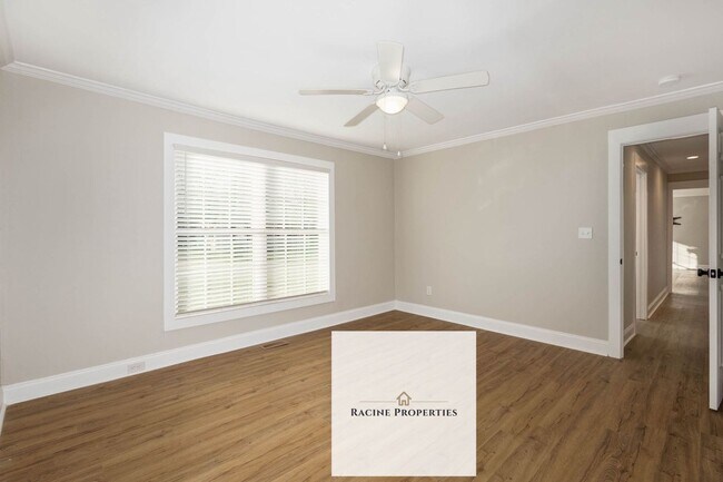 Building Photo - Charming Three Bedroom in Greer, SC