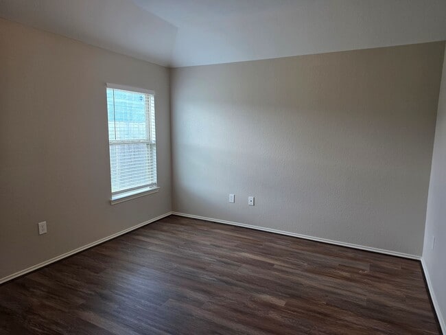 Building Photo - 20714 Southern Wds Blvd