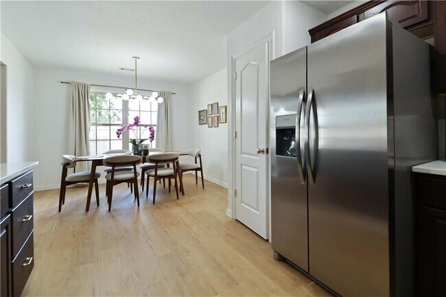 Building Photo - 3000 SW Wentworth Ave