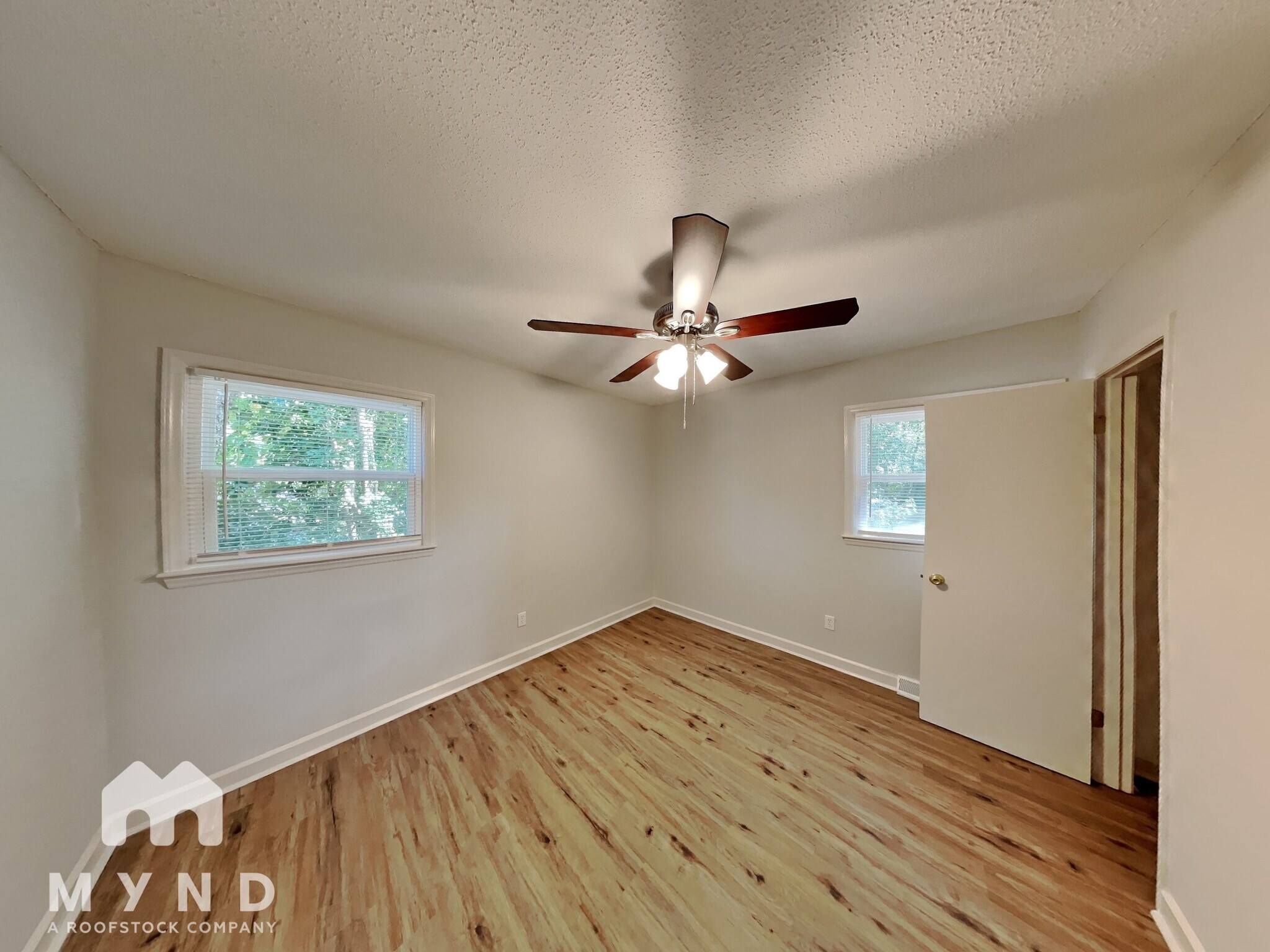 Building Photo - 3211 Spring Valley Dr