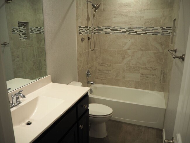 Building Photo - 812 Dove Cv