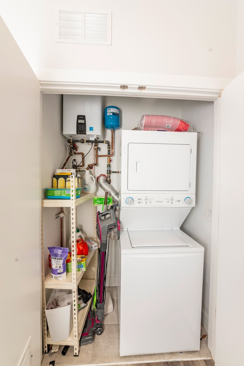 Building Photo - 2322 N Clark St