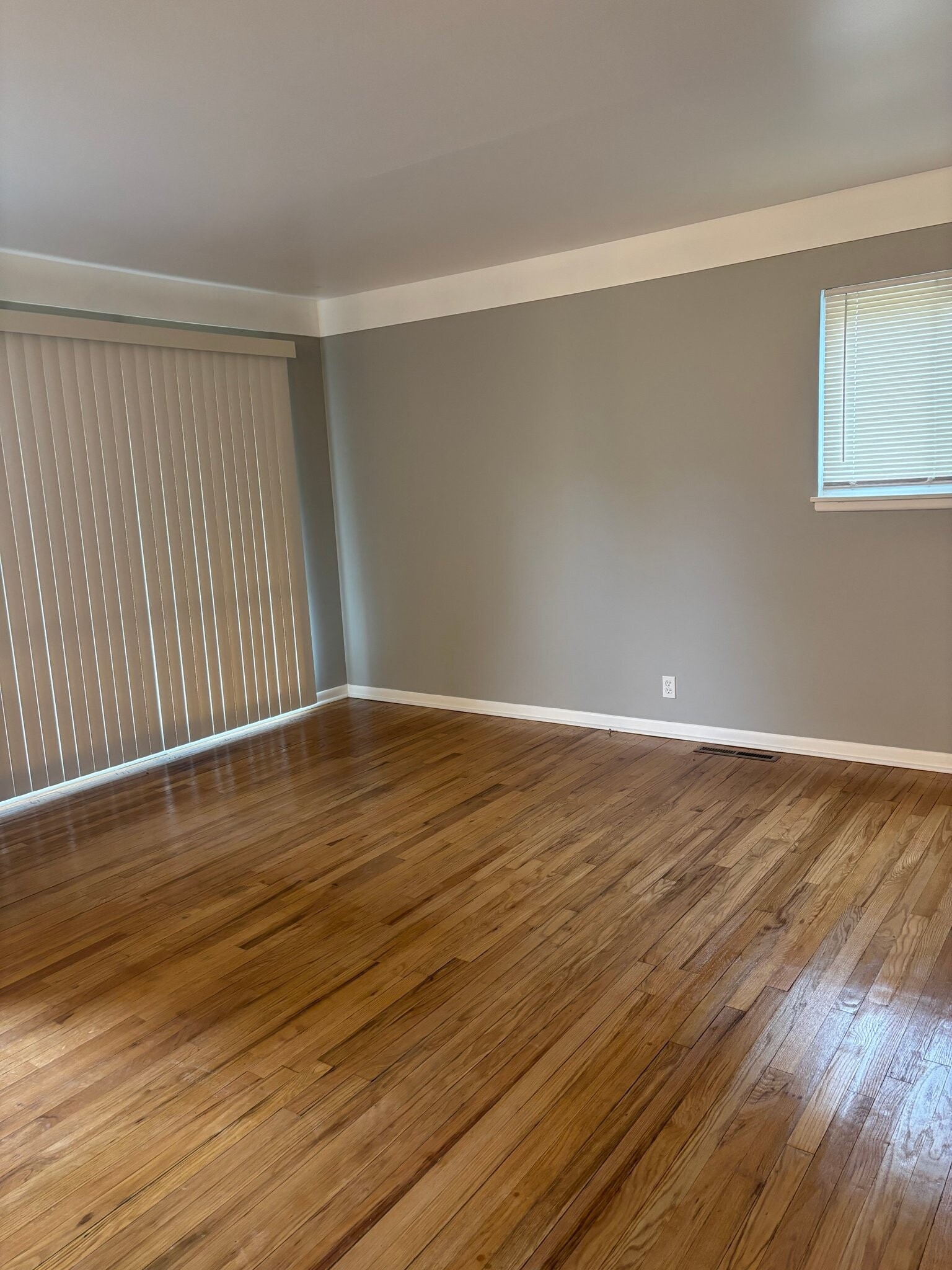 Building Photo - 1034 McKeighan Ave