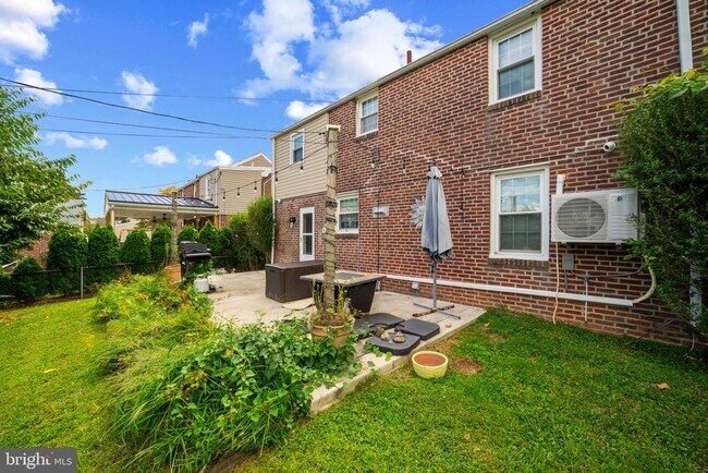Building Photo - 21 Pickwick Ln