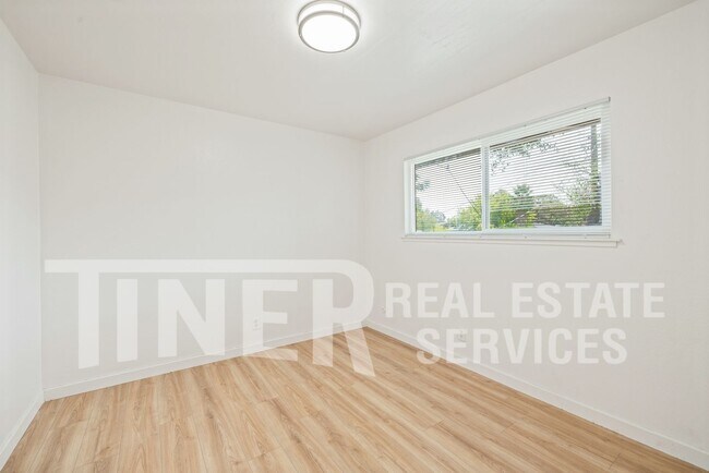 Building Photo - 6169 Oakgreen Cir