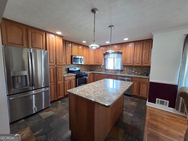 Building Photo - 160 Fox Meadow Dr