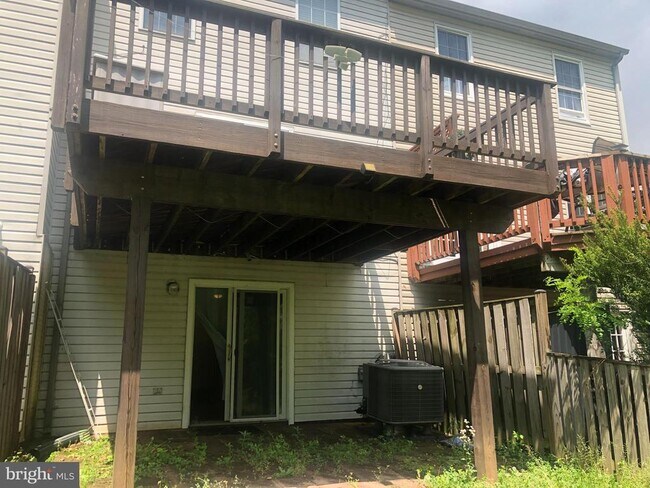 Building Photo - 20418 Summersong Ln