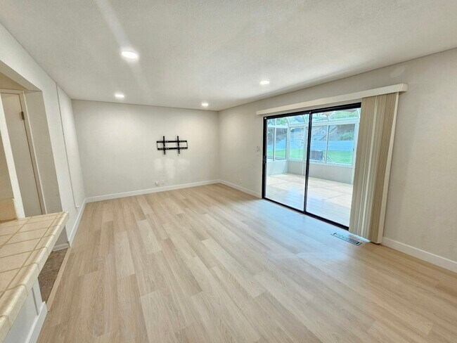 Building Photo - 11891 Bloomington Way