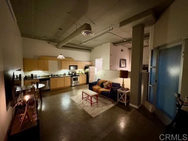 Building Photo - 1501 Front St