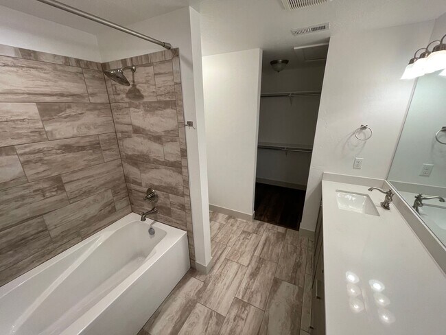 Building Photo - Beautiful 3 Bedroom In North Salt Lake