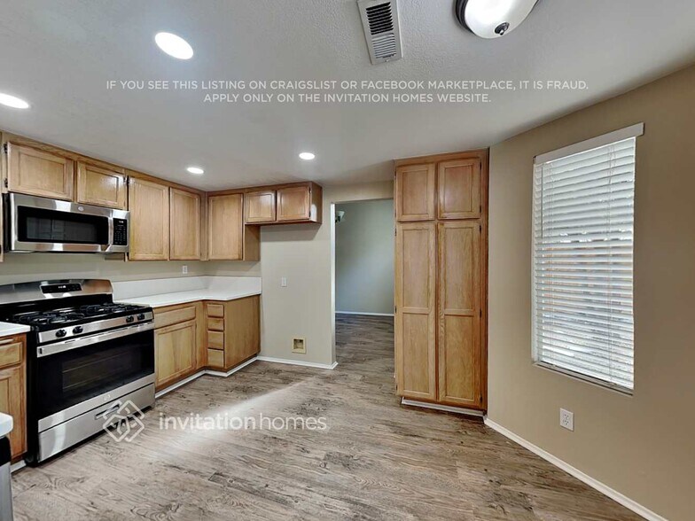 Building Photo - 24623 Leafwood Dr