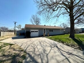 Building Photo - 106 George St