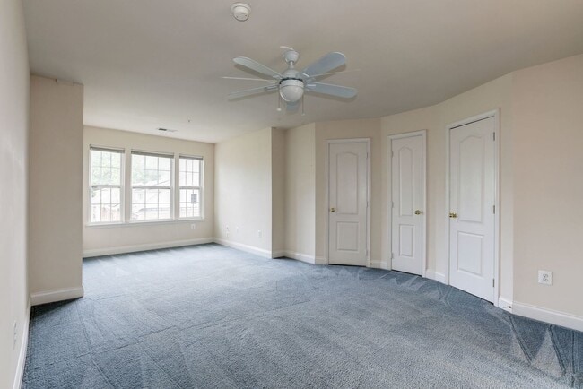 Building Photo - 3 Bed 3.5 Bath - Silver Spring Townhouse -...