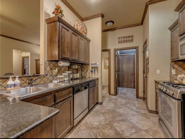 Building Photo - 11909 Whitney Way