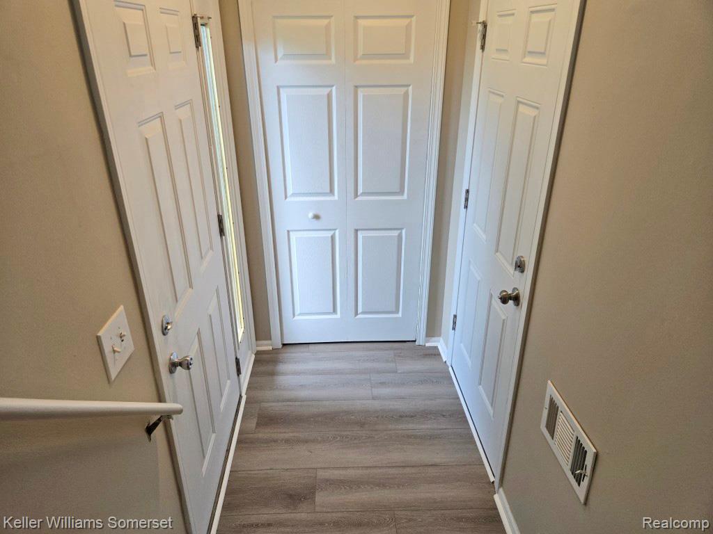 Building Photo - 71 Meadow Wood Dr